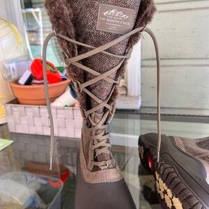 The North Face Women's Taupe and Black Winter Boots